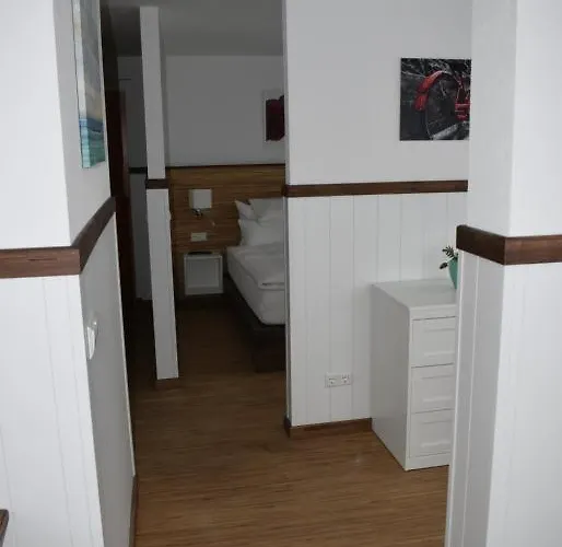 Gaestehaus Schoene Aussicht לינה וארוחת בוקר באד פרידריכסהל