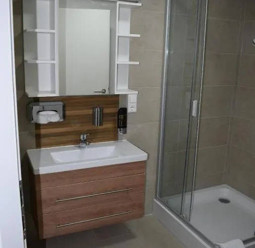 לינה וארוחת בוקר Gaestehaus Schoene Aussicht